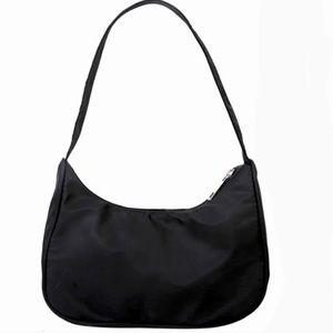 Al grande boutique black hand/shoulder bag